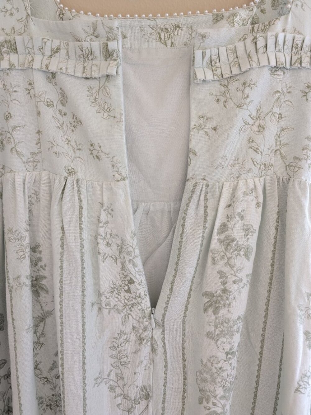 Caroline Constas Sage Green Pearl Neck Trim Floral Linen Maxi Dress Size S NWT - Picture 5 of 13